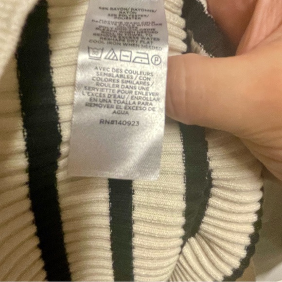 Loft Striped Ribbed Turtleneck Top Cream Slim fit Stretchy NEW Large Women’s - Picture 8 of 10